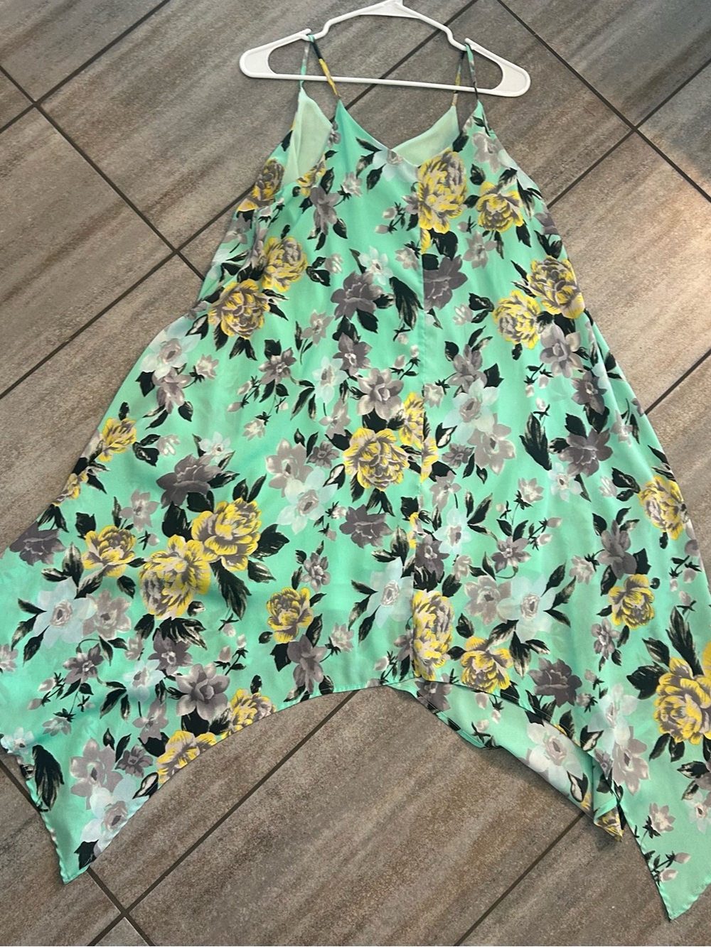Design Lab Women’s Pastel Mint Floral
Asymmetric Handkerchief Hem Dress Size L - Picture 4 of 15